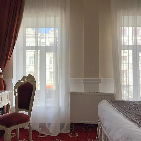 Royal Grand Hotel