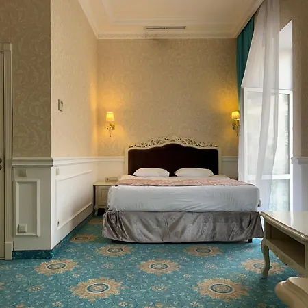 Royal Grand Hotel 3*